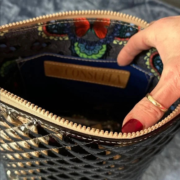 Consuela Jax bucket bag - Picture 8 of 11